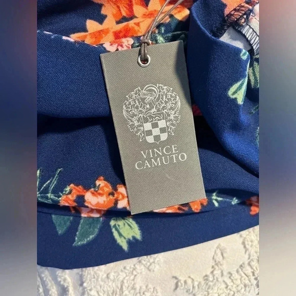 FLORAL SCUBA CREPE BODYCON DRESS IN NAVY MULTI Vince Camuto - Picture 5 of 6